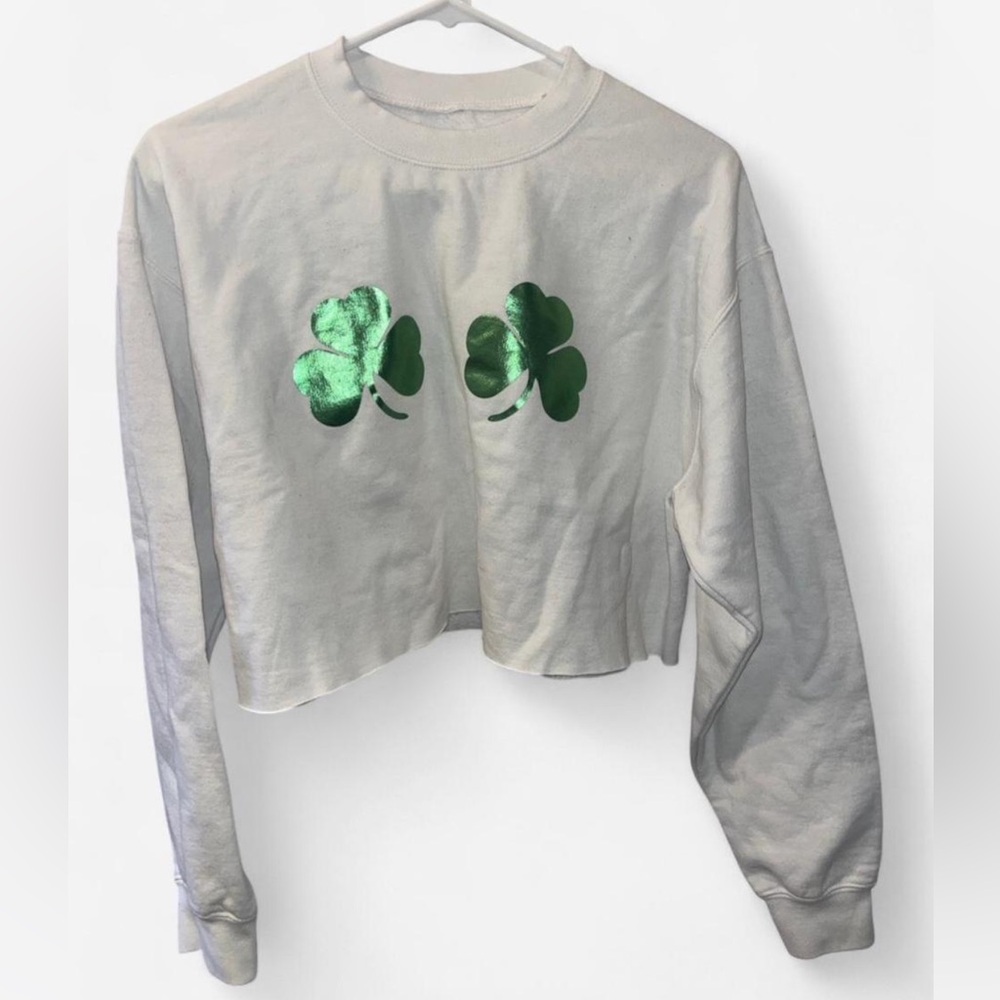 White cropped long sleeve sweatshirt with Green Shamrock Design